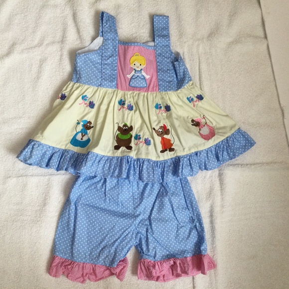 Disney Smocked Cinderella and the Mice Matching Set Size 4T - Picture 1 of 8